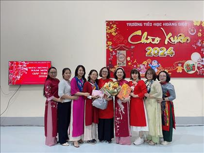 Trường Tiểu học Hoàng Diệu chia tay cô giáo Lê Thị Thanh Hương – giáo viên khối 4 nghỉ chế độ