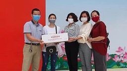 Cám ơn BPH lớp 3A1 và cô giáo CN Phan Hồng MInh đã gửi tặng các con HS toàn trường 2 thùng gel rửa tay khô