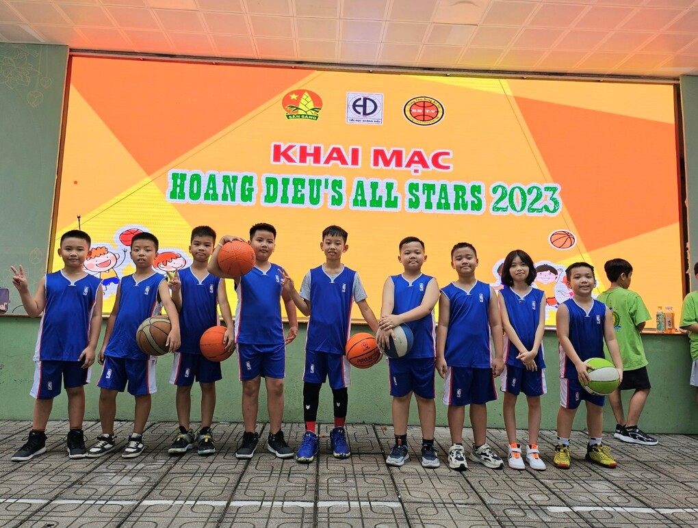 Học sinh Khối 4 sôi nổi tham gia Giải bóng rổ truyền thống Hoàng Diệu ALL STARS năm học 2023 - 2024