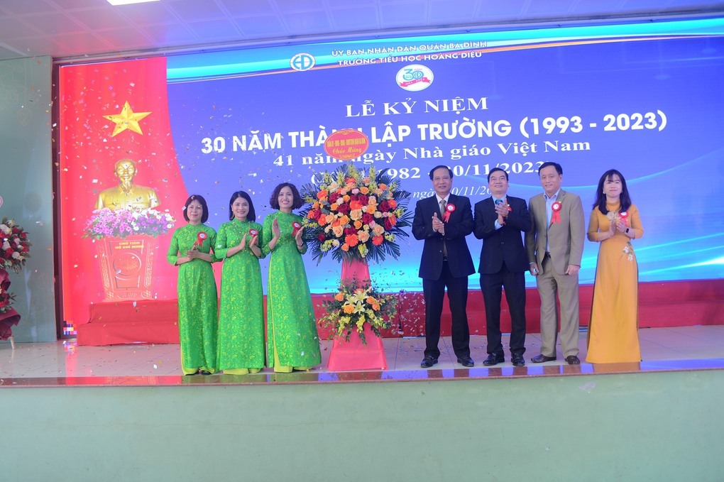 Trường TH Hoàng Diệu tổ chức Kỉ niệm 30 năm thành lập trường và 41 năm ngày Nhà giáo Việt Nam 20/11.