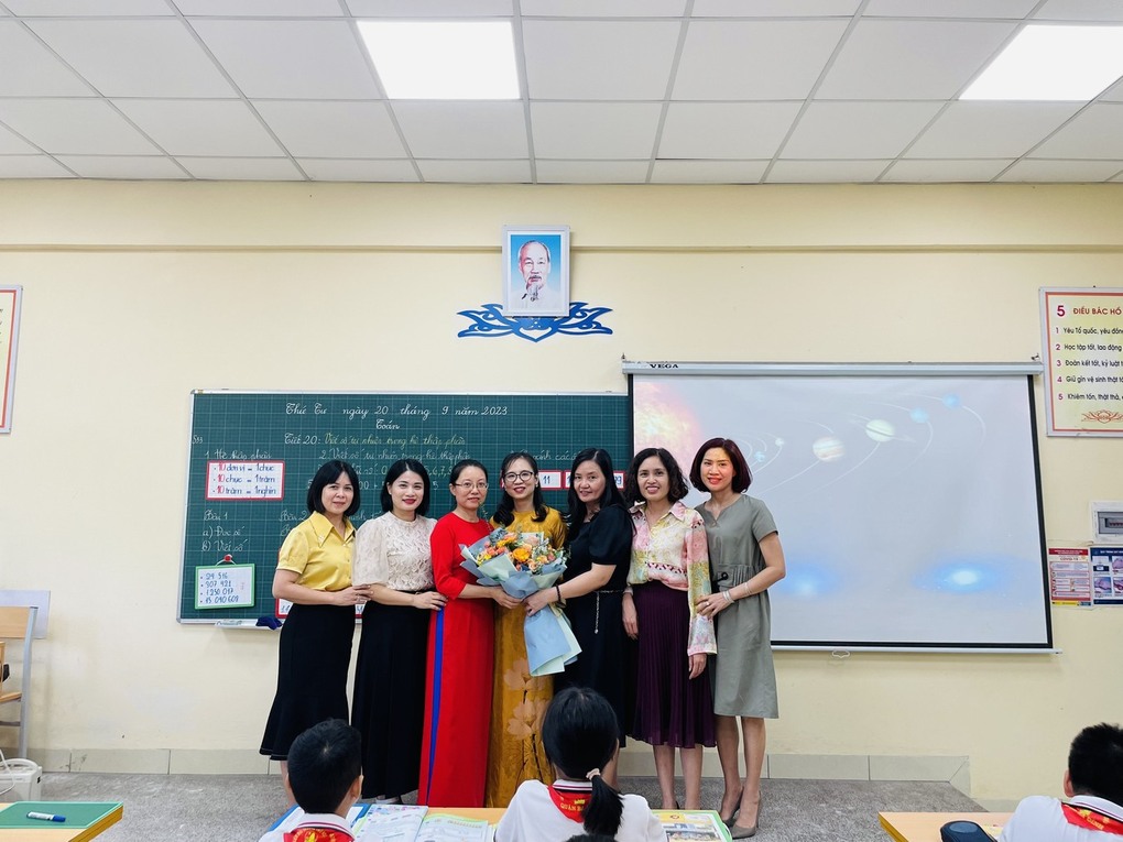 Video tiết  chuyên đề cấp quận môn Toán lớp 4  do cô Nguyễn Minh Châu trường Tiểu học Hoàng Diệu thực hiện