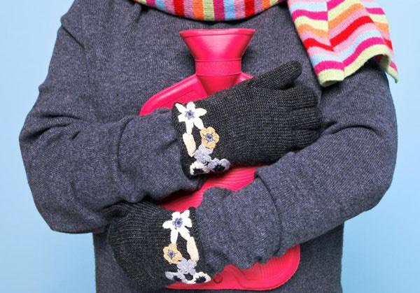 6 Cách làm ấm chân tay vào mùa đông